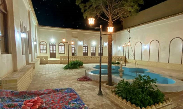 رزرو اقامتگاه بوم گردی عمارت خلوت اصفهان (اتاق یک)