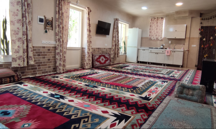 رزرو بوم گردی هامپوئیل خانه سهند