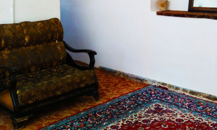 رزرو اقامتگاه بوم گردی خانه مادری نجف آباد (اتاق ارغوان)