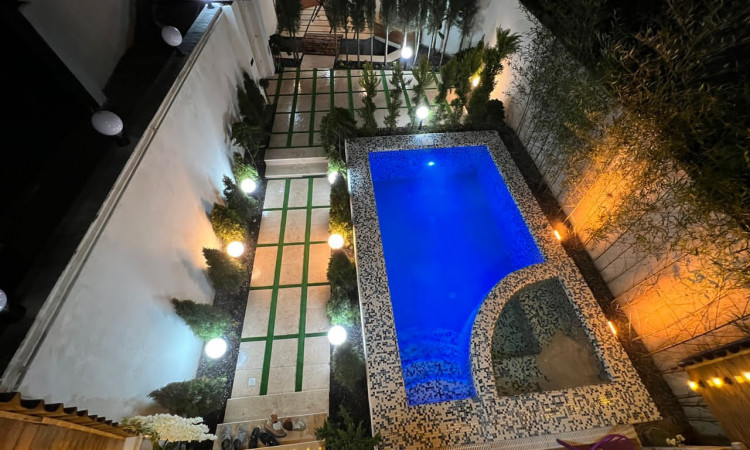 اجاره کلبه دارای استخر و جکوزی روباز