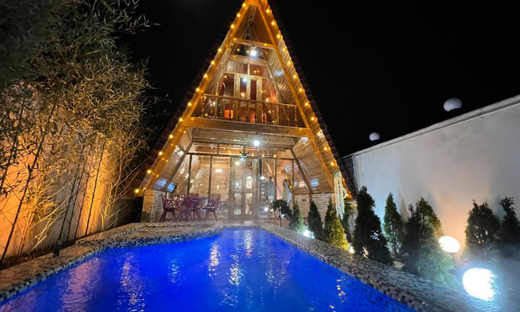 اجاره کلبه دارای استخر و جکوزی روباز