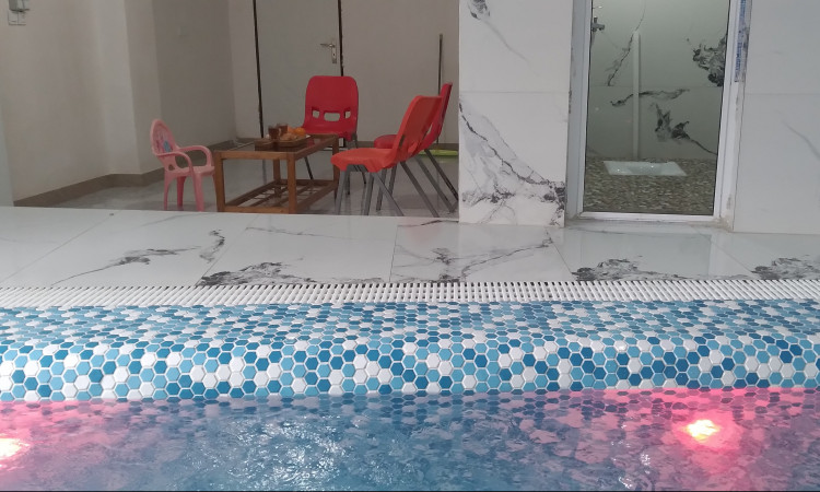 اجاره ویلا استخر اب گرم دربستی.