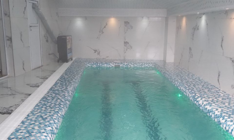 اجاره ویلا استخر اب گرم دربستی.