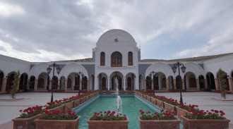 مجمع كلستانكوه للإيجار بخنصر (غرفة تقليدية بها 3 أسرة)