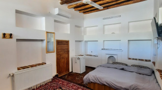 رزرو اقامتگاه سنتی افوشتا (اتاق سه دری)