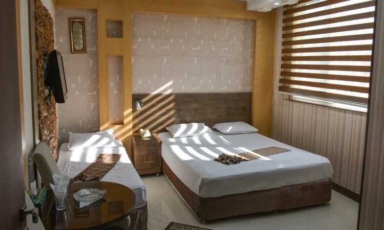 رزرو هتل گل گندم ( اتاق 3 تخته با صبحانه رایگان)