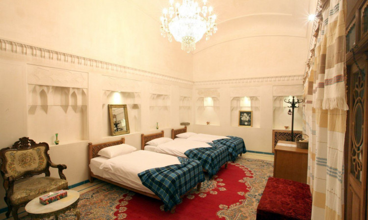 رزرو هتل مهینستان راهب (اتاق سه تخته ایوان دار)