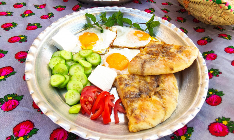 رزرو بومگردی بوم هرمزی اتاق 7نفره(شماره7)
