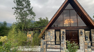 اجاره کلبه سوئیسی استخر آب‌گرم پدر