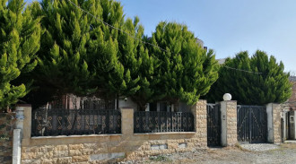 فيلا دوبلكس من ثلاث غرف نوم للإيجار