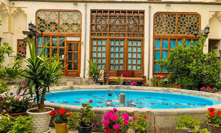 رزرو بوم گردی سنتی خان نشین (اتاق 5 دری)