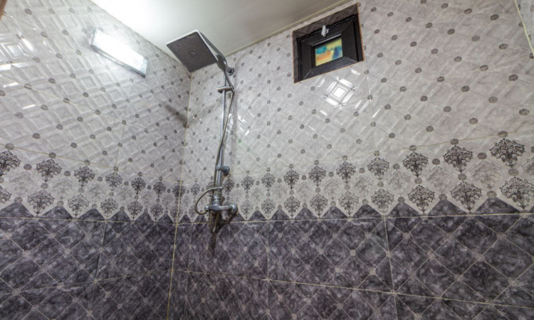 سویسی جنگلی باران با جکوزی آب گرم