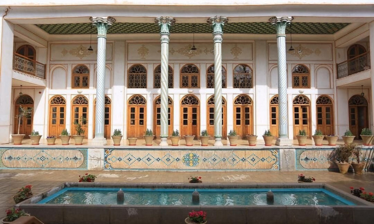 بوتیک هتل خانه کشیش(جهان)
