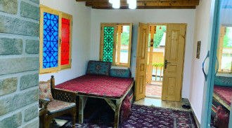 رزرو بوم گردی شعله ماسوله(اتاق پایین شماره 1)