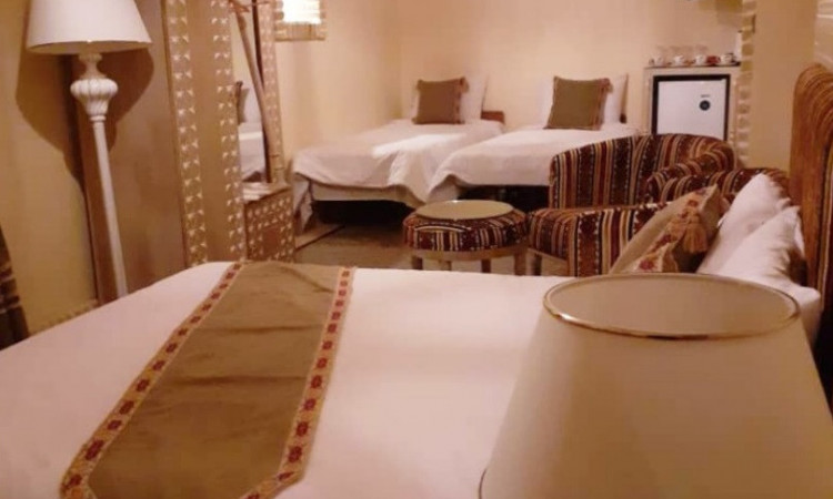 رزرو بوتیک هتل زاک خرو (اتاق چناران3 نفره)