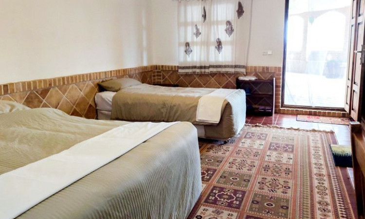 حجز مخيم متين آباد البيئي الصحراوي (ثلاثة أسرة)