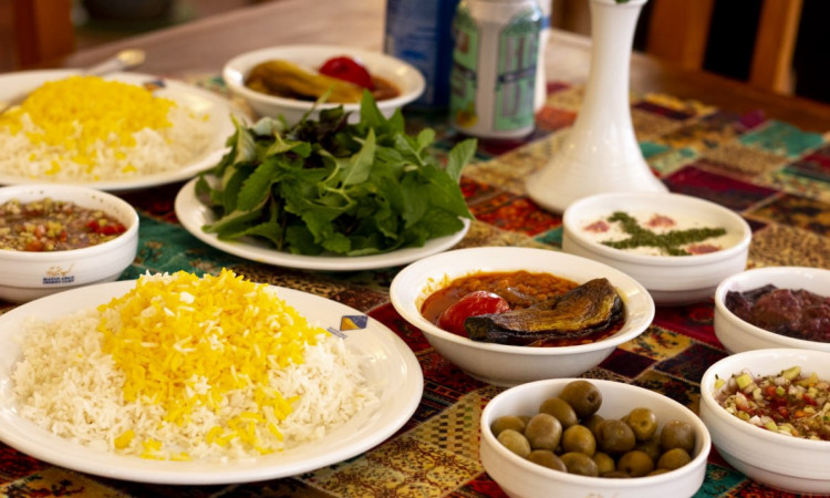 رزرو اکو کمپ کویری متین آباد (شاه نشین)