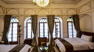 رزرو اقامتگاه هزار و یک شب چهارباغ (اتاق پنج دری)