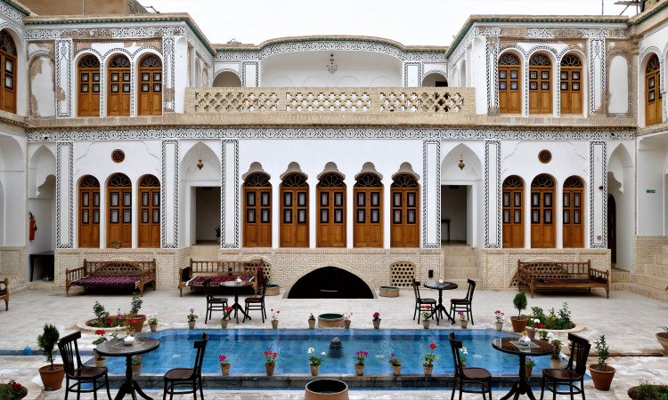 رزرو هتل صباغیان (اتاق ارغوان 204)