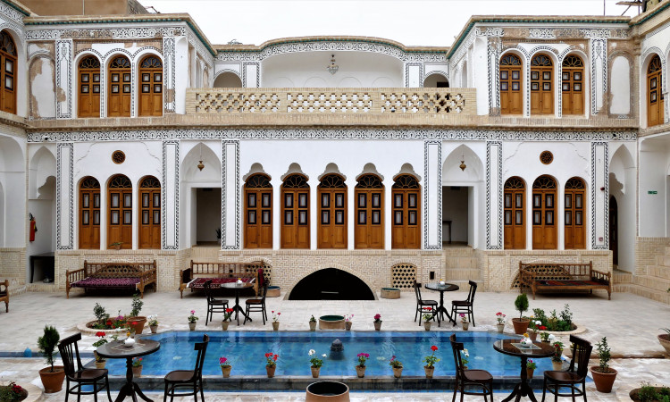 رزرو هتل صباغیان (اتاق ترمه 205)