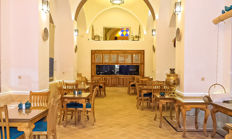 اجاره اتاق چهارتخته کانکت ویونا وارانا (حیاط)