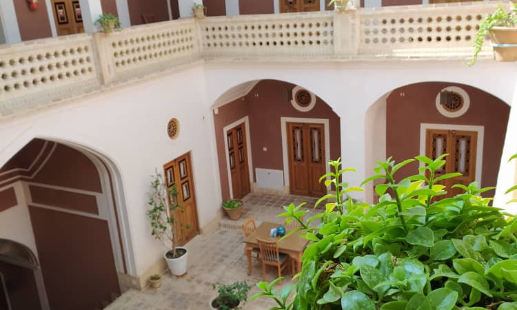اجاره اتاق چهارتخته کانکت ویونا وارانا (حیاط)