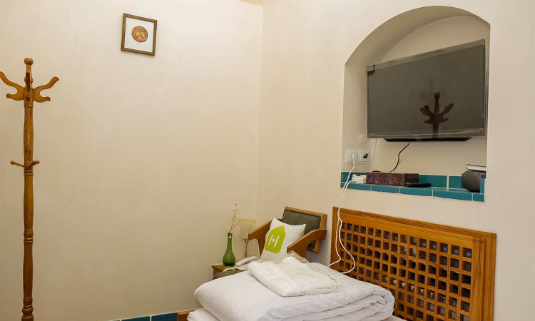 رزرو هتل سنتی سر پله کاشان (اتاق گلبان)