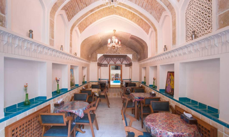 رزرو هتل سنتی سر پله کاشان (اتاق گلبان)