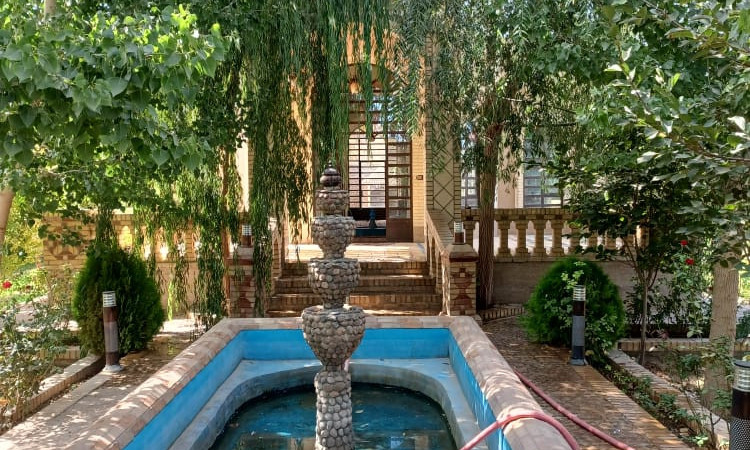 اجاره ویلا باغ 2 خوابه استاد