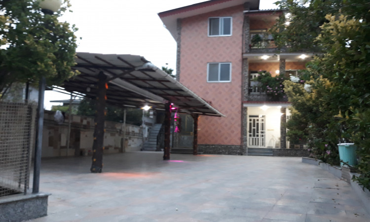 اجاره اقامتگاه دو خوابه طبقه دوم شیک در رامسر