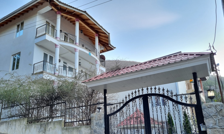 ویلا وسط جنگل، ویودار، رو ارتفاع