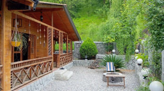 جاكوزي شرفة الحجز دوبلكس مع غابة إلى الغابة