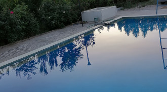 فيلا بحديقه للايجار مع بركة ماء بارد