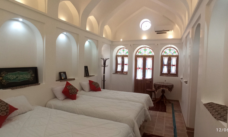 رزرو اقامتگاه سنتی پنجه آفتاب (اتاق سرابستان)