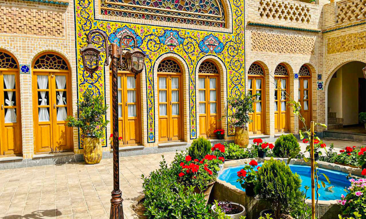 رزرو هتل سنتی گل آرا (اتاق گلنار)