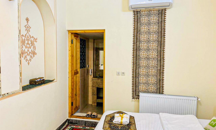 رزرو هتل سنتی گل آرا (اتاق گلنار)