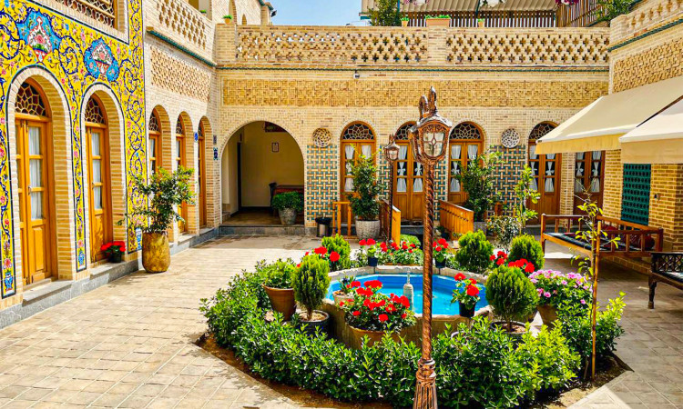 رزرو هتل سنتی گل آرا (اتاق گلنار)