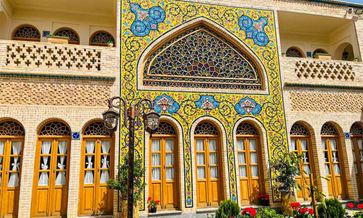 رزرو هتل سنتی گل آرا (اتاق گلنار)