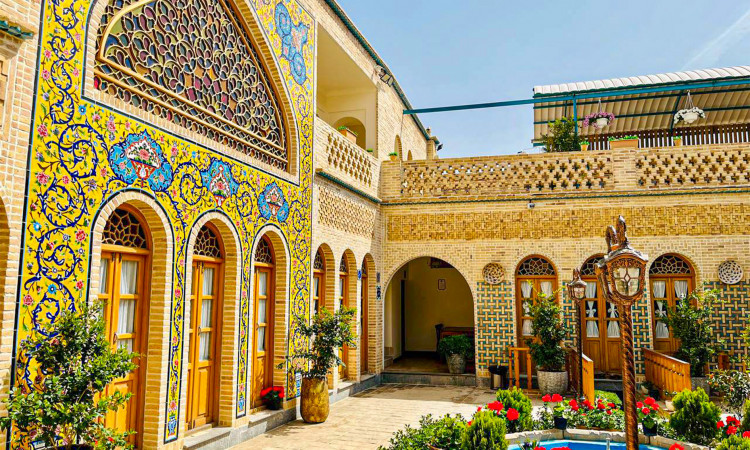 رزرو هتل سنتی گل آرا (اتاق گلنار)