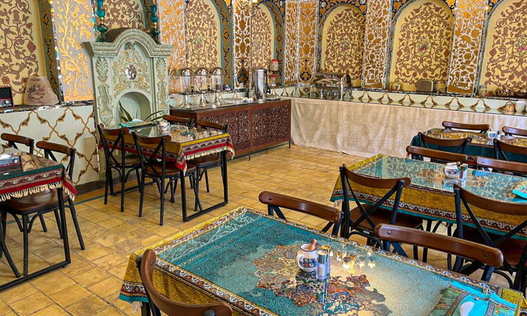 رزرو هتل سنتی گل آرا (اتاق گلنار)