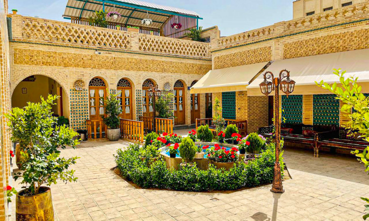 رزرو هتل سنتی گل آرا (اتاق گلنار)