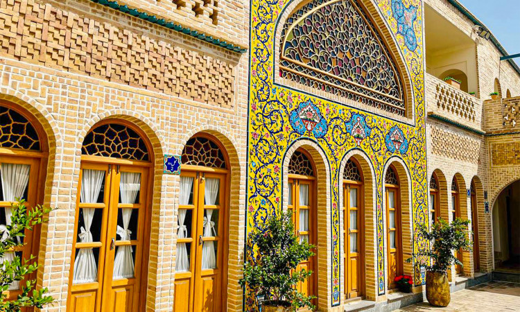 رزرو هتل سنتی گل آرا (اتاق گلنار)