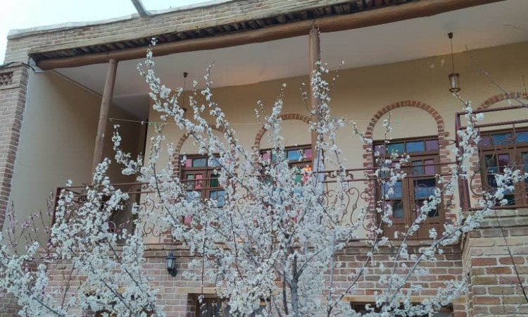 رزرو بوم گردی سادات(اتاق شاه نشین)