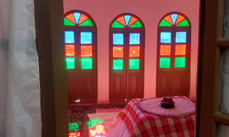 رزرو بوم گردی سادات(اتاق شاه نشین)