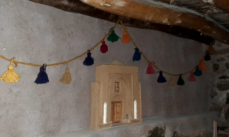 رزرو بوم گردی سادات(اتاق شاه نشین)