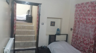 رزرو اقامتگاه سنتی سهراب(اتاق شاملو - یک خوابه 4 تخته)