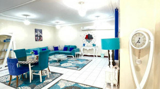 رزرو هتل آپارتمان هدا واحد هفت (مبل آبی سبز)