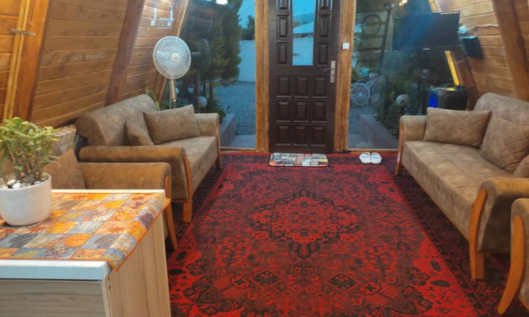 اجاره کلبه سوئیسی جکوزدار سقف شیشه ای