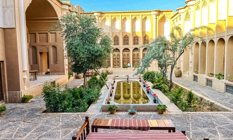 رزرو بوم گردی خانه سه نیک (پنج تخته کاوه)