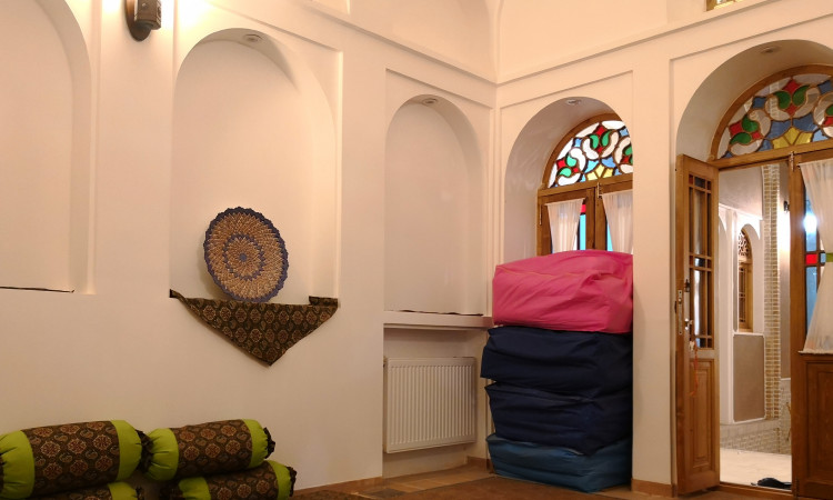 رزرو اقامتگاه سنتی پنجه آفتاب (اتاق گوشواره )